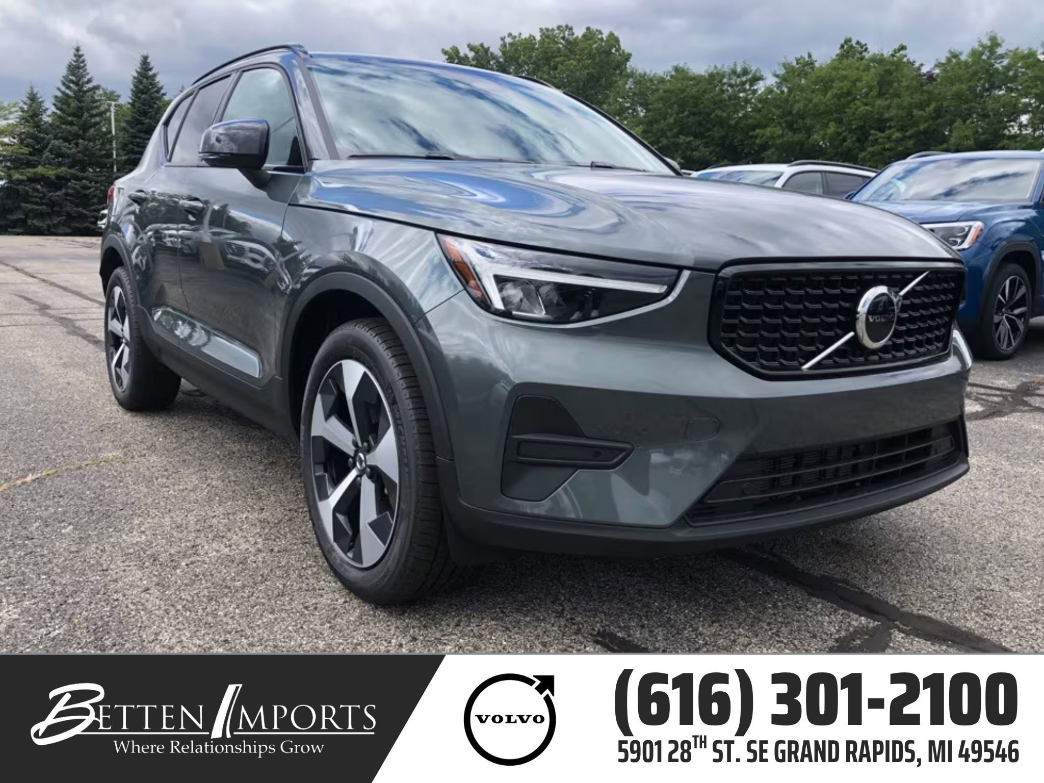 New 2026 Volvo XC40 B5 Core w/ Protection Package Premier