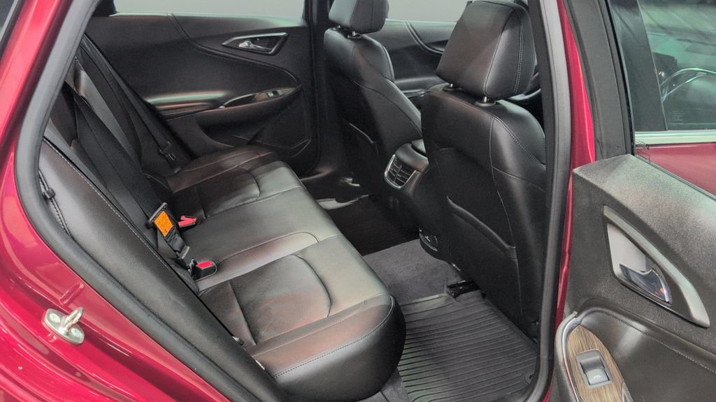 Used 2018 Chevrolet Malibu Premier w/ Premier Sun and Wheel Package FWD image 22