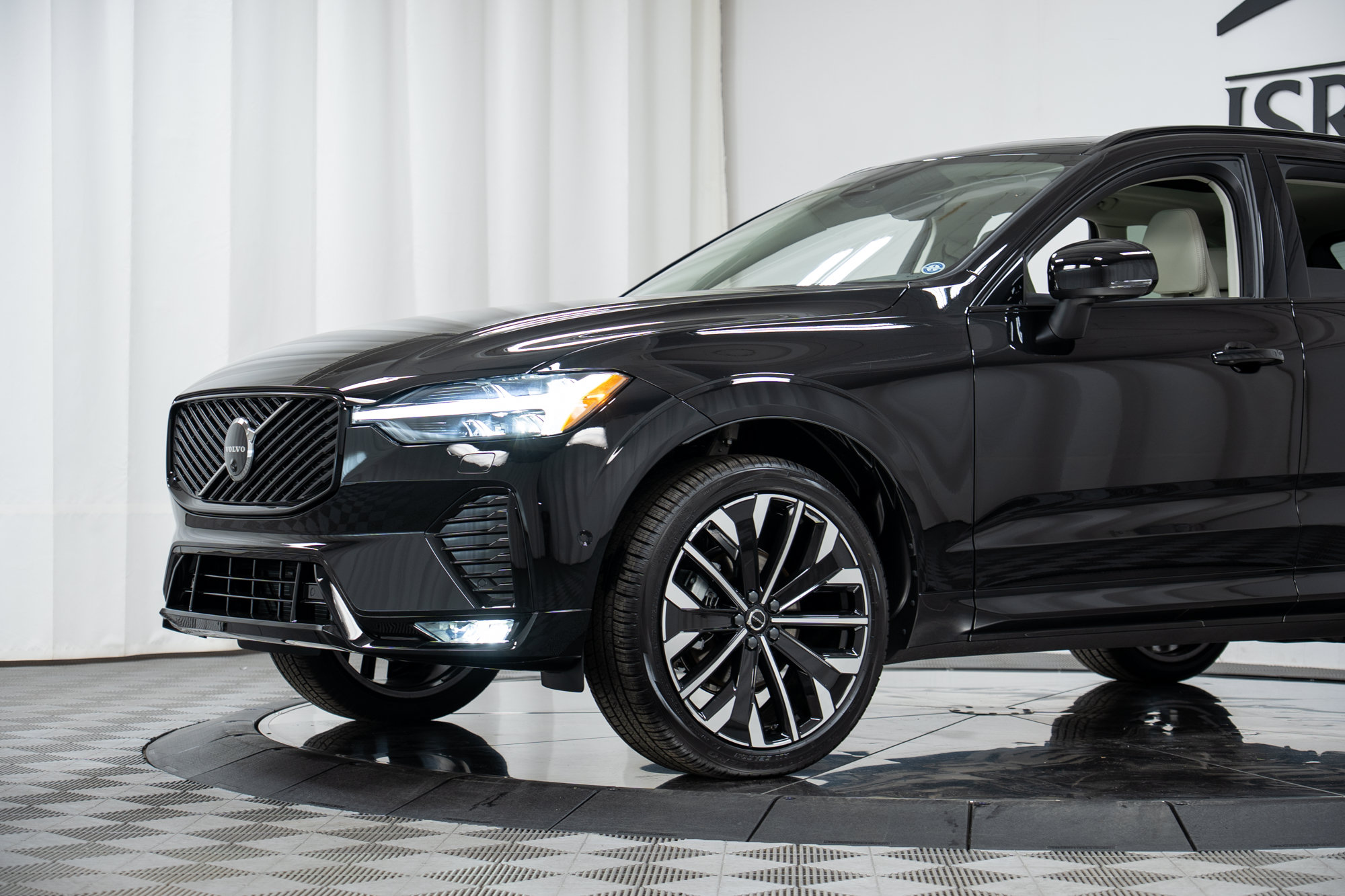 New 2027 Volvo XC60 B5 Ultra AWD/4WD image 25