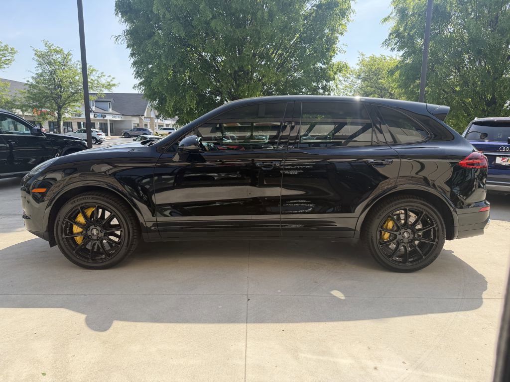 Used 2018 Porsche Cayenne Turbo S AWD/4WD image 6