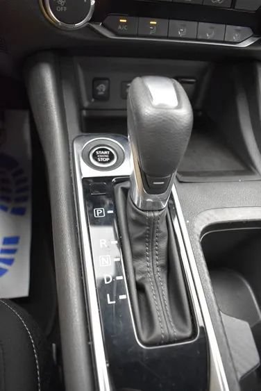 Used 2025 Nissan Sentra SV FWD image 33