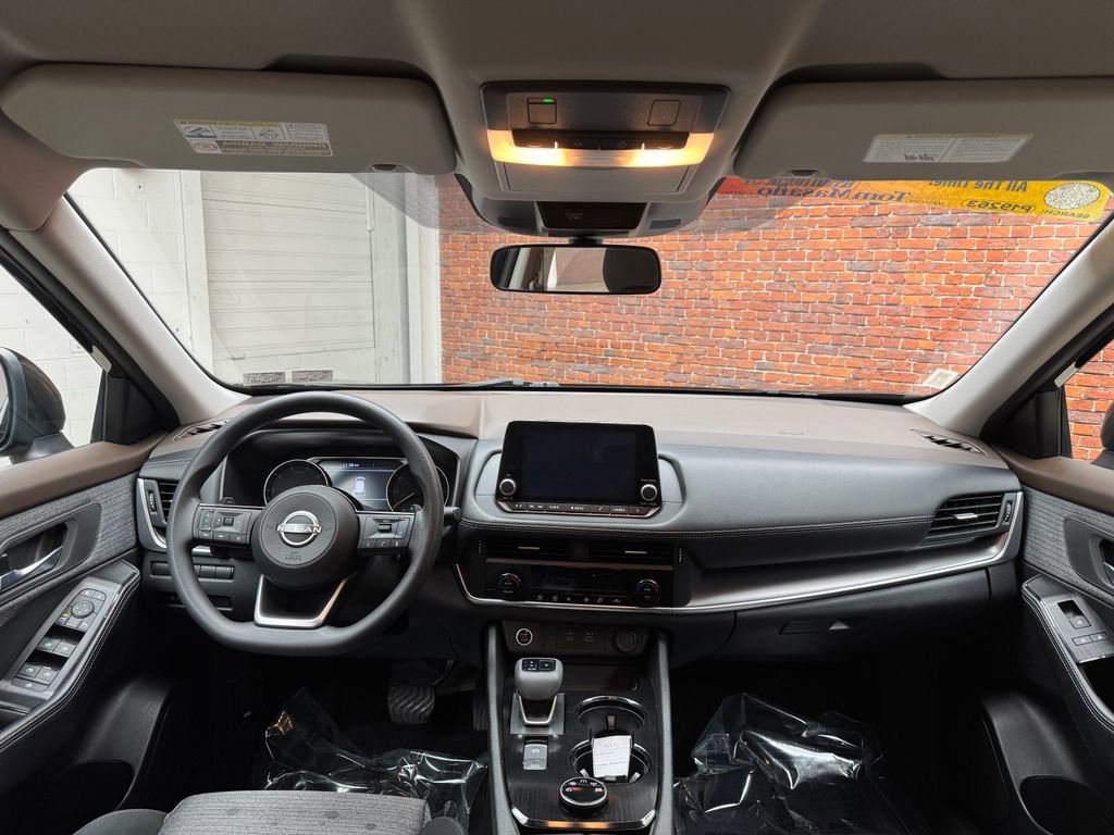 Used 2023 Nissan Rogue SV AWD/4WD image 11