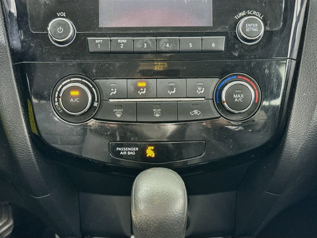 Used 2016 Nissan Rogue S AWD/4WD image 13