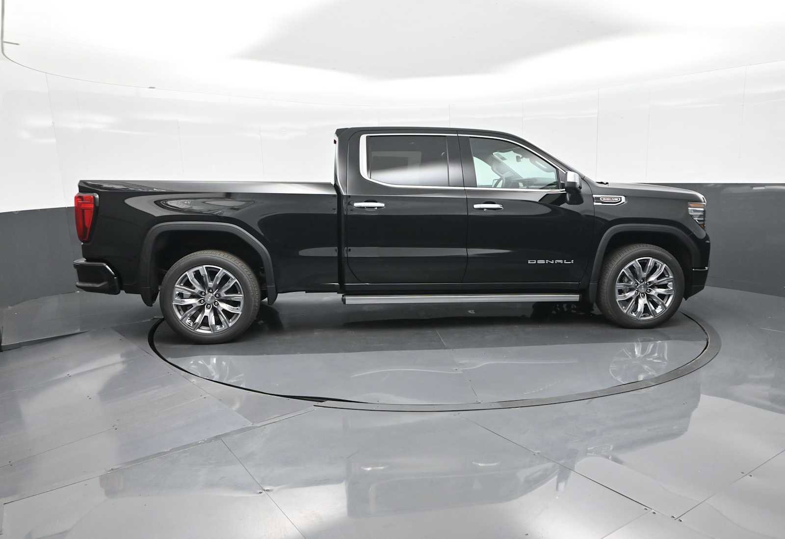 New 2026 GMC Sierra 1500 Denali w/ Denali Reserve Package image 9