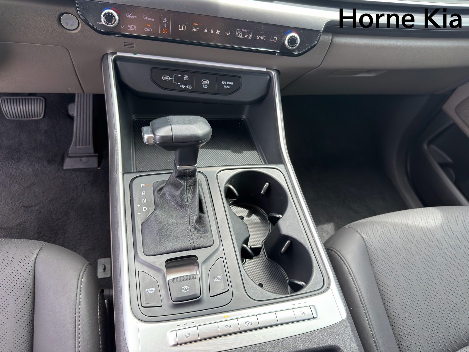 New 2026 Kia Carnival FWD image 18
