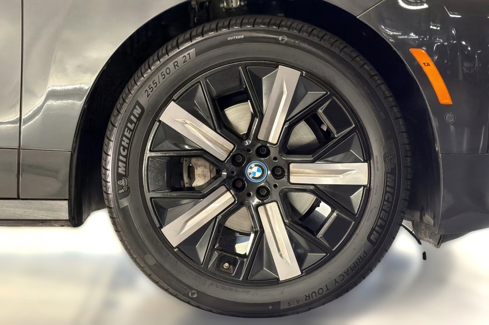 Certified 2023 BMW iX xDrive50 w/ Premium Package AWD/4WD image 11