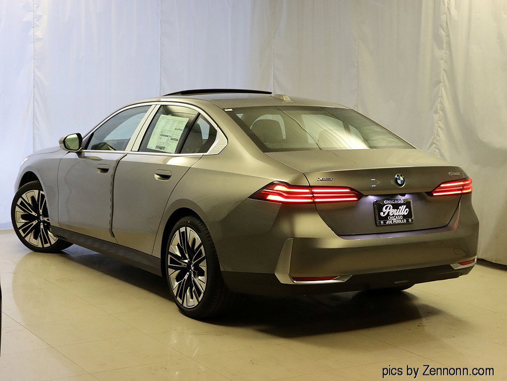 Used 2026 BMW 530i xDrive w/ Premium Package AWD/4WD image 3