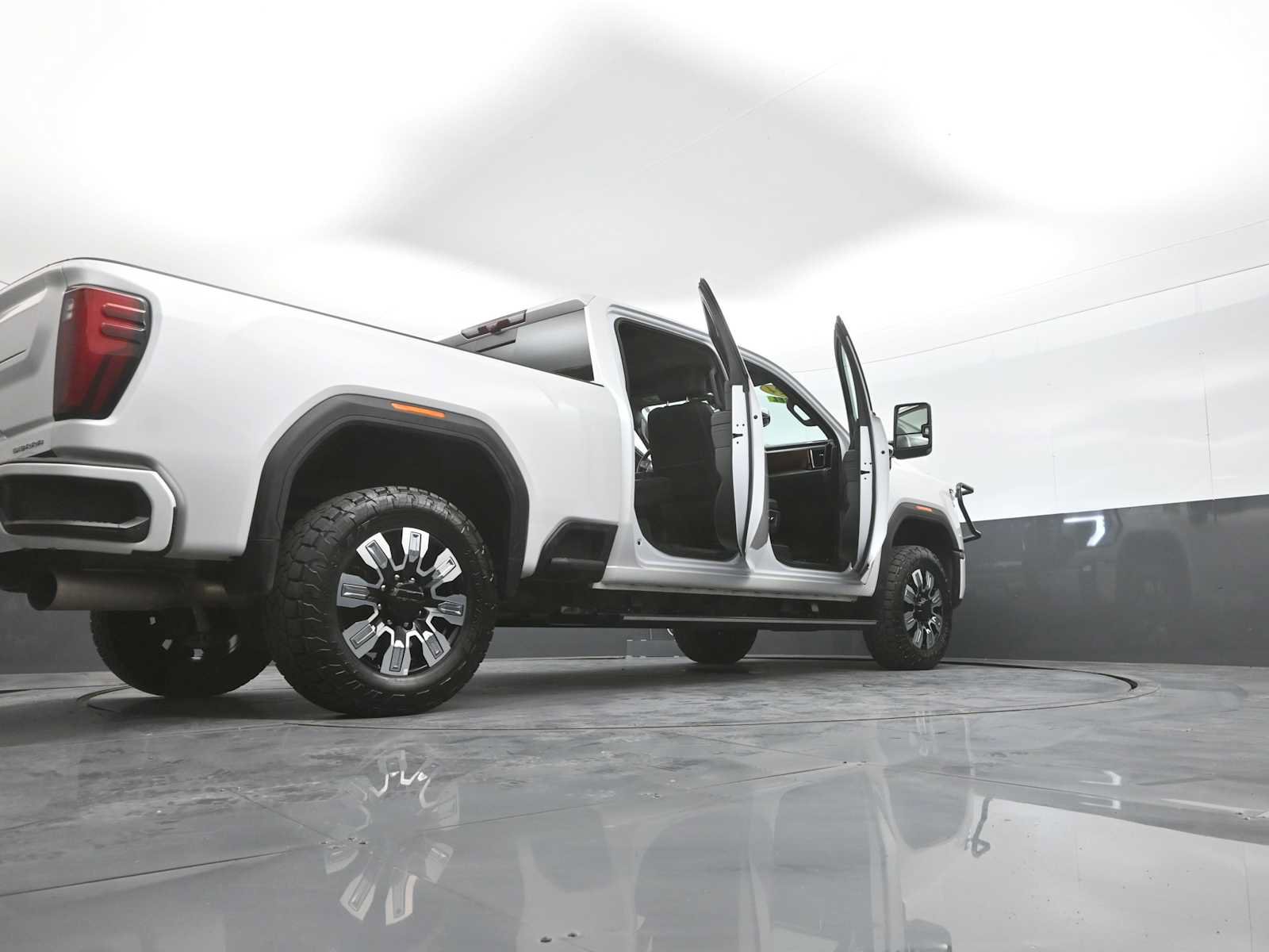 Used 2024 GMC Sierra 3500 Denali w/ Denali Reserve Package AWD/4WD image 49
