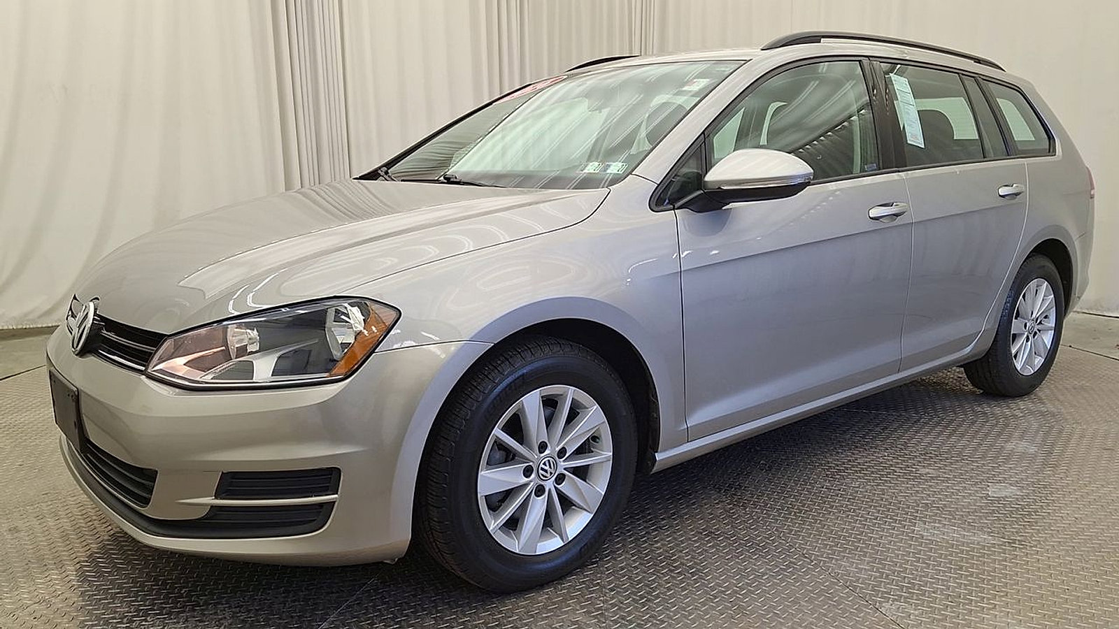 Used 2016 Volkswagen Golf S image 7
