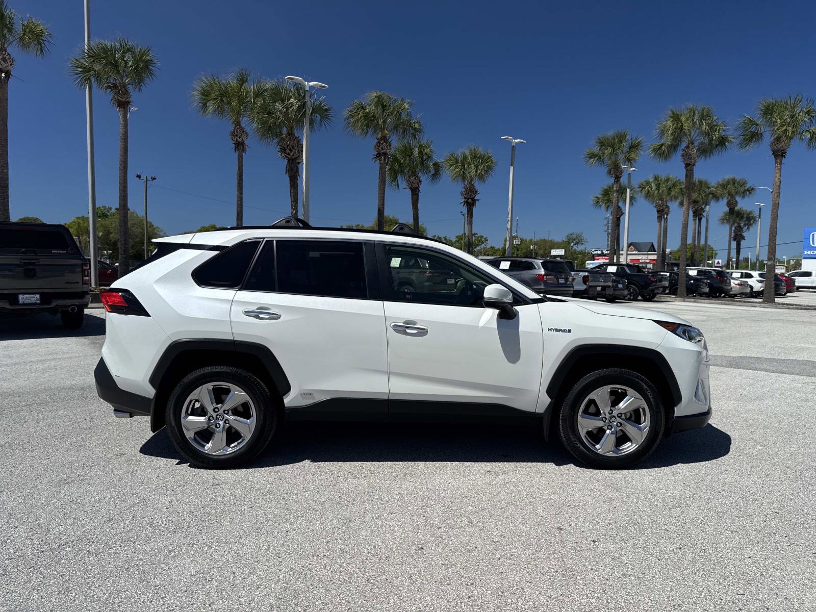 Used 2020 Toyota RAV4 Limited image 7