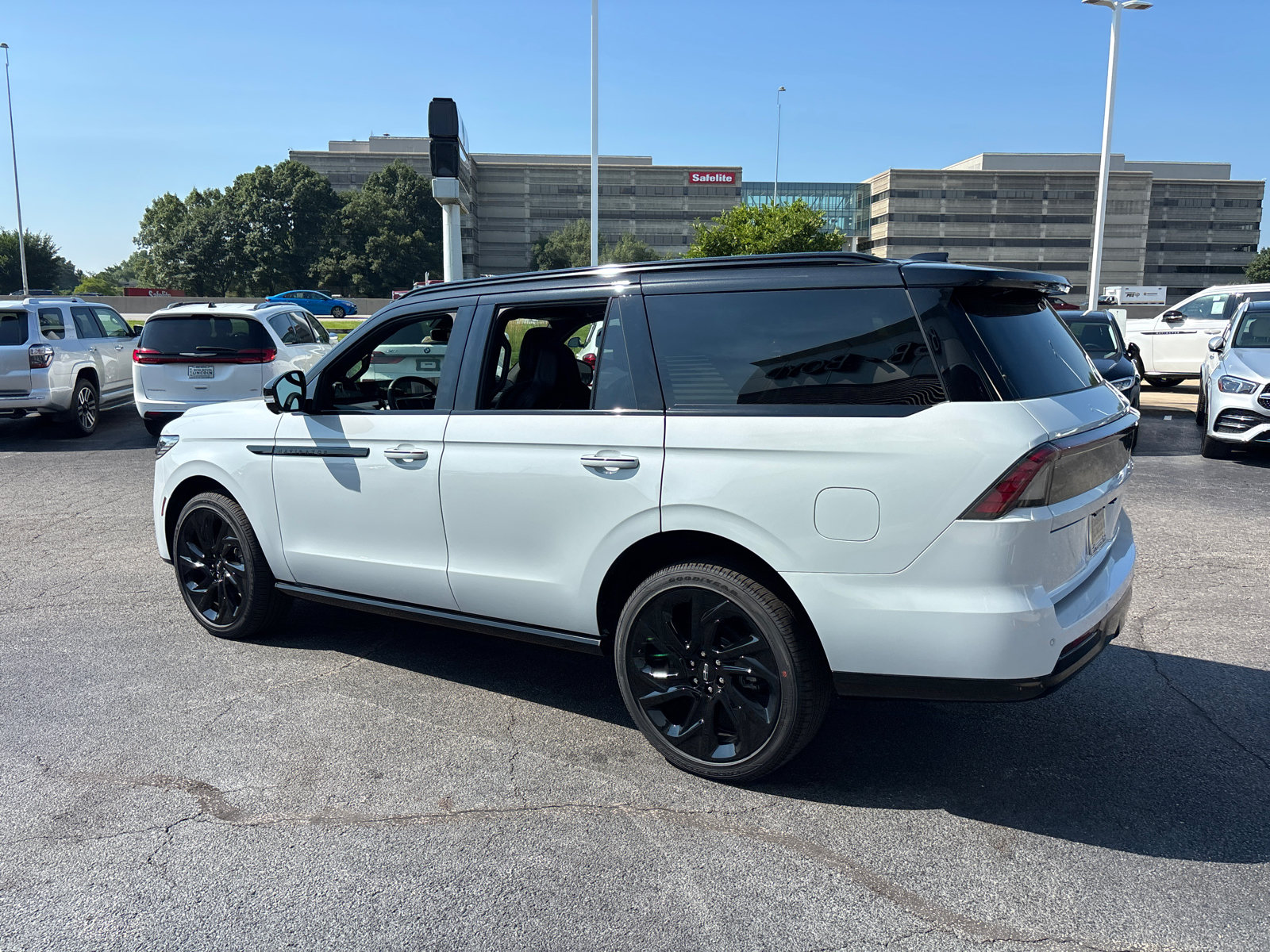 New 2026 Lincoln Navigator Black Label AWD/4WD image 5