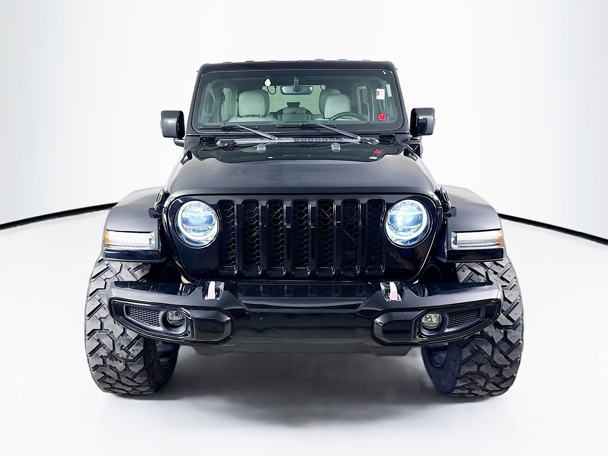 Used 2021 Jeep Wrangler Unlimited Sahara image 3