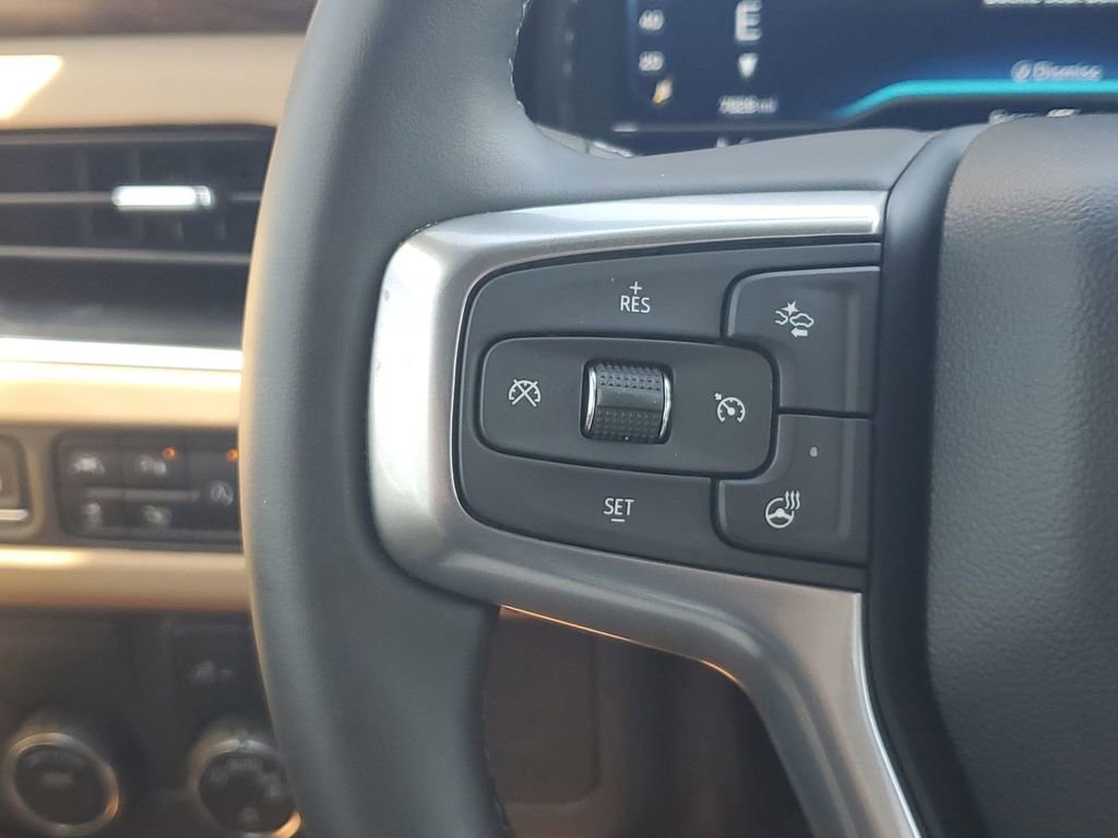 Used 2024 Chevrolet Suburban Premier image 37