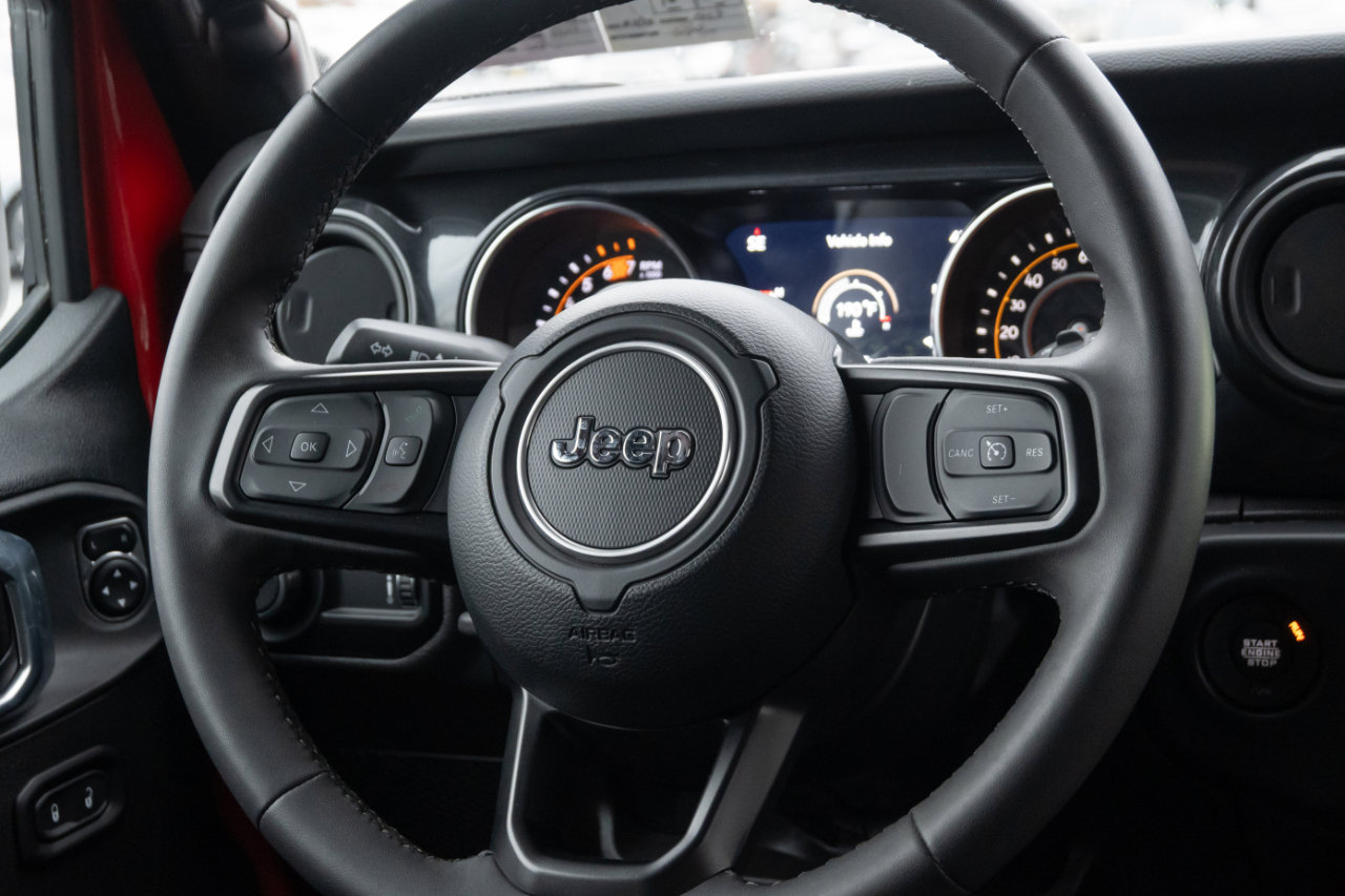 Used 2023 Jeep Wrangler Unlimited Sport image 32