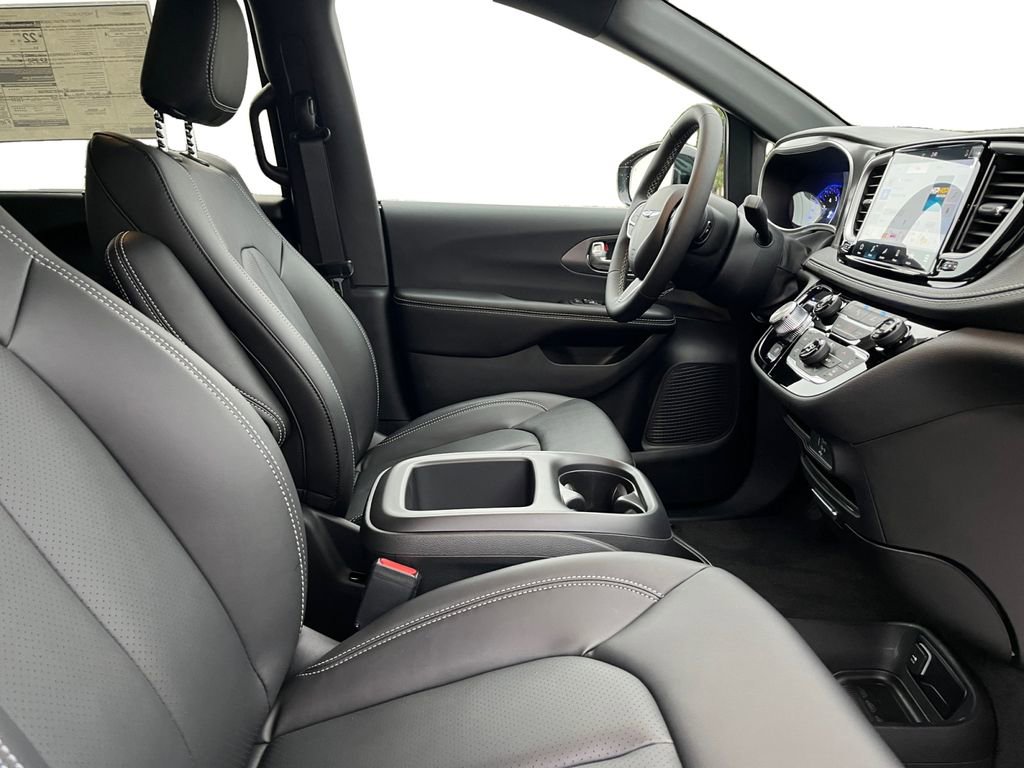 New 2026 Chrysler Pacifica Select image 24