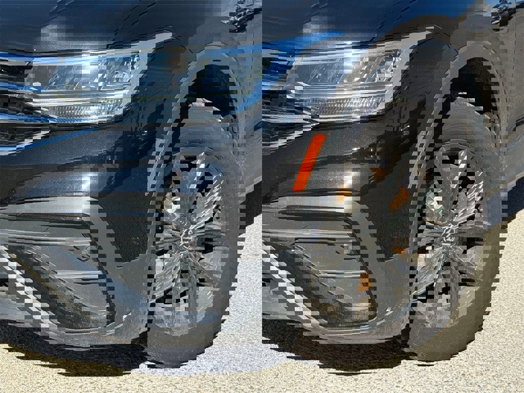 New 2024 Volkswagen Tiguan SE image 2