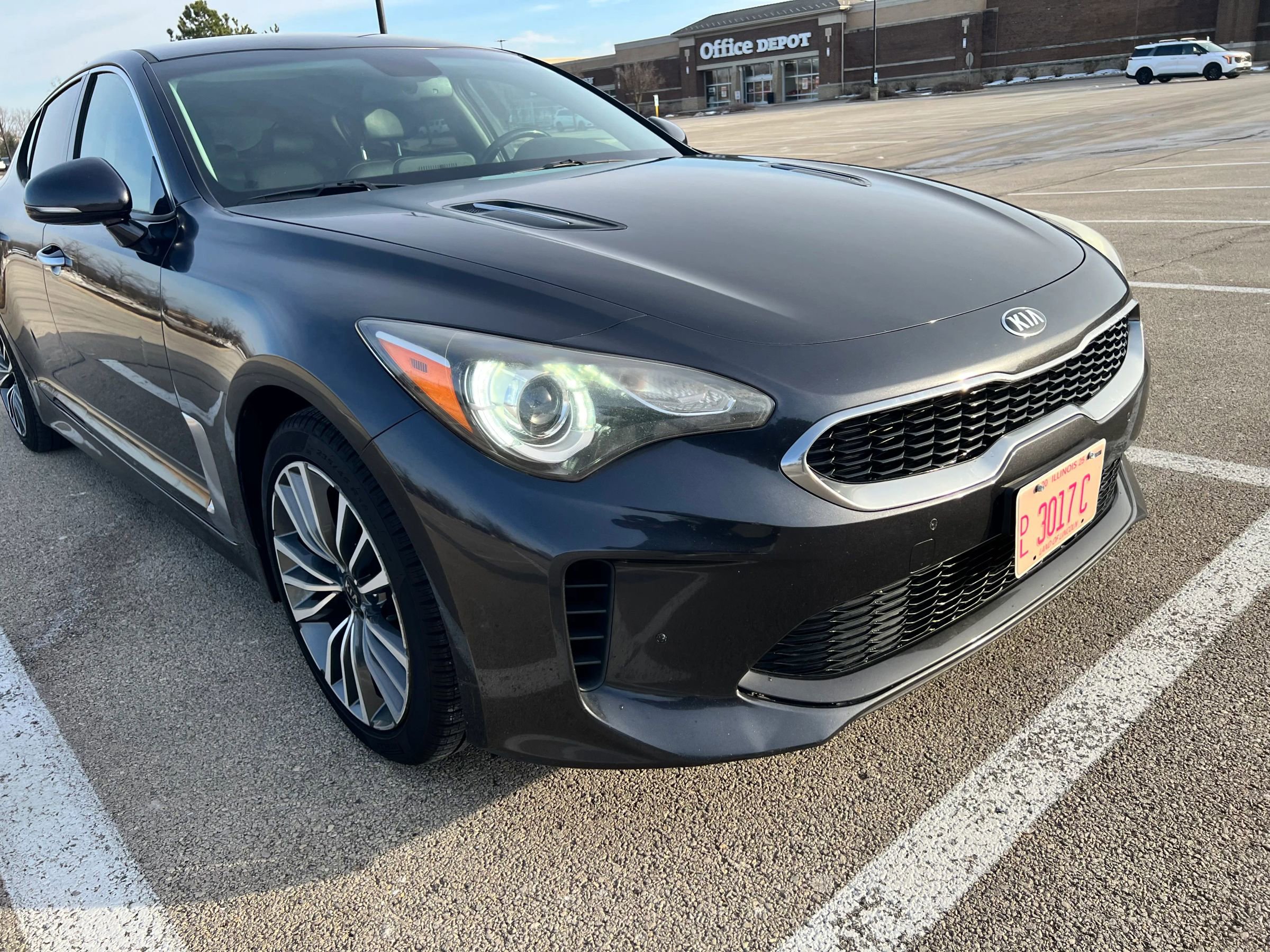 Used 2019 Kia Stinger image 16