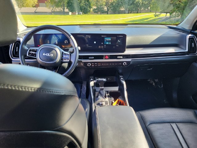 Certified 2024 Kia Sorento S w/ Panoramic Sunroof Package AWD/4WD image 20