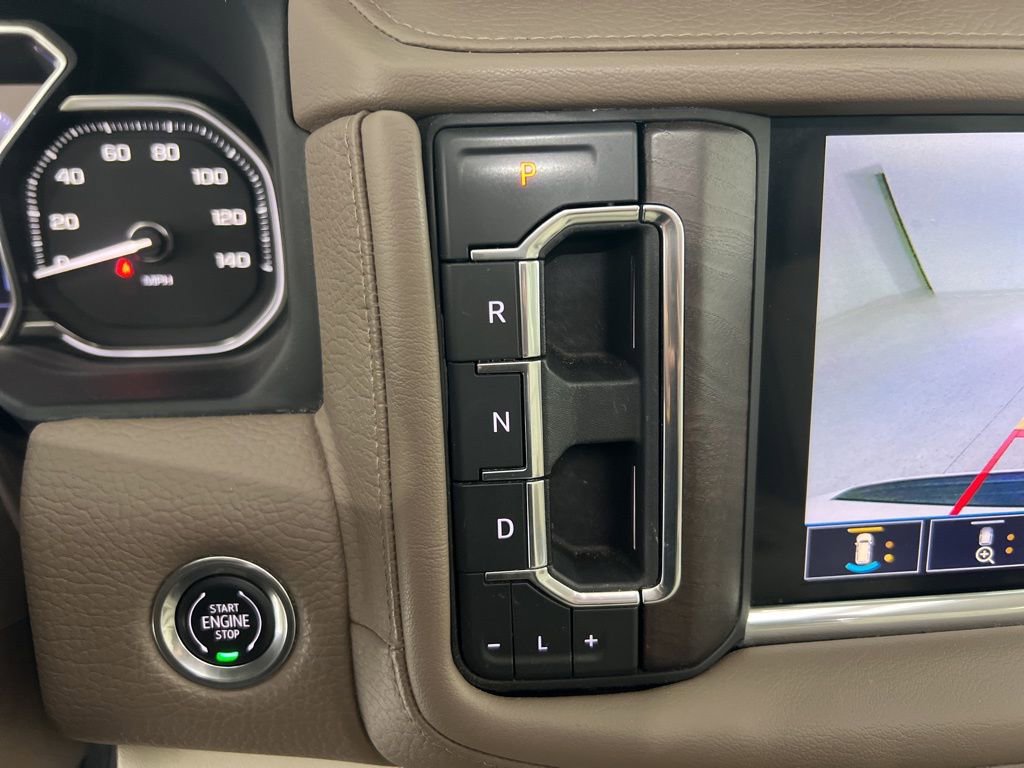 Used 2021 GMC Yukon XL Denali w/ Denali Premium Package image 14