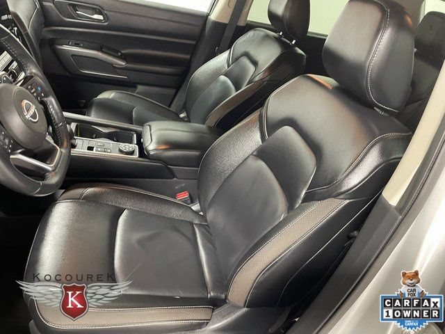 Used 2024 Nissan Pathfinder SL w/ Black Appearance Package AWD/4WD image 13