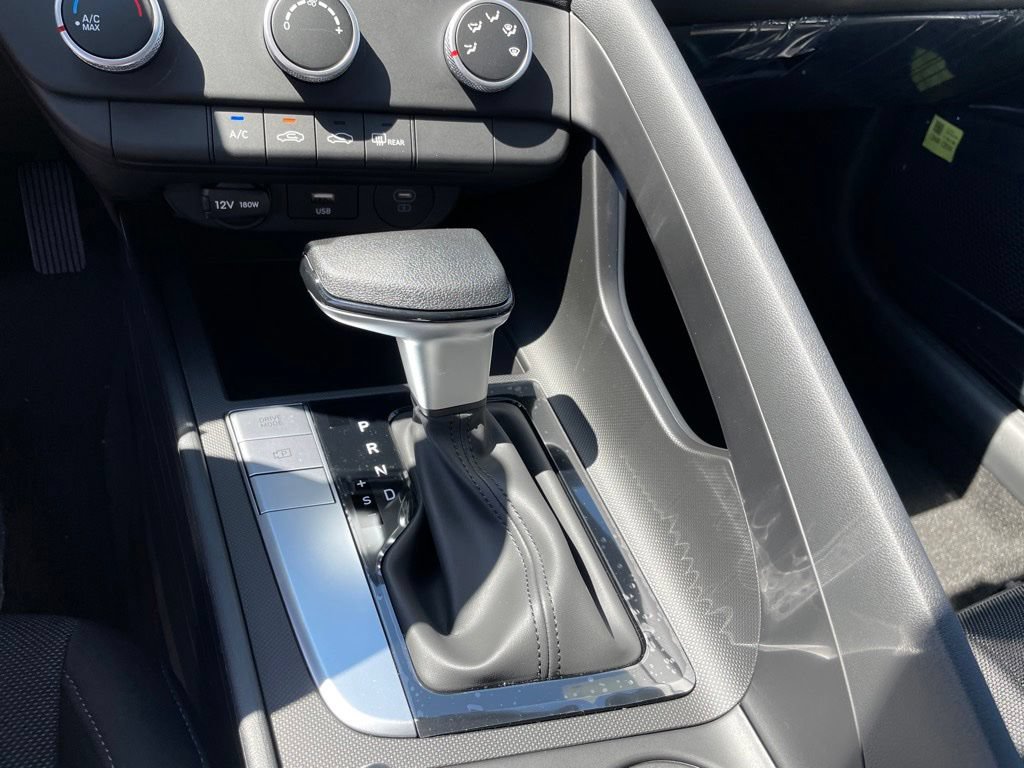 New 2026 Hyundai Elantra SE FWD image 15
