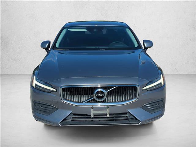 Used 2020 Volvo S60 T6 Momentum image 2