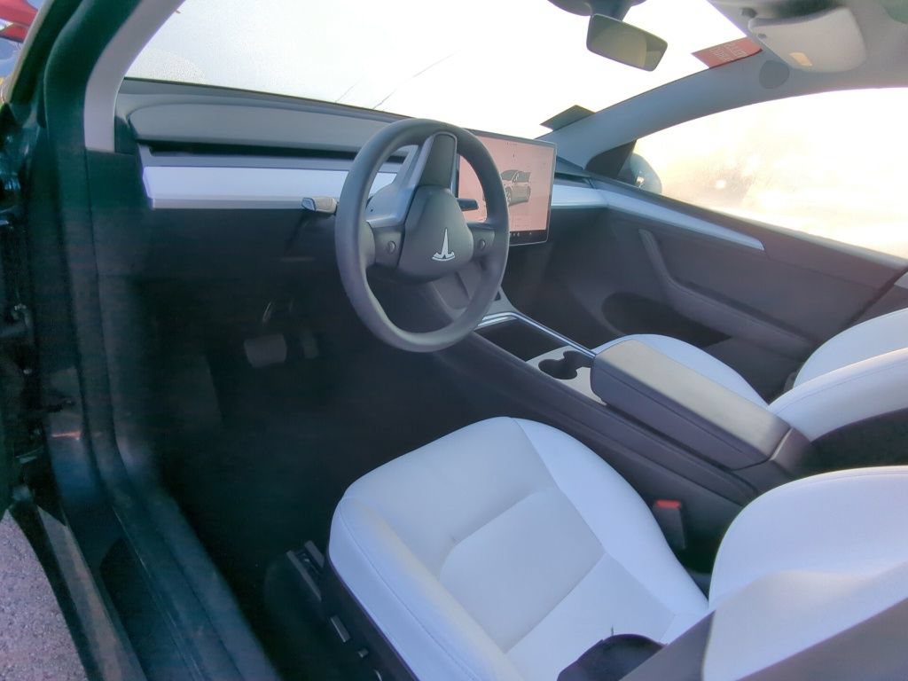 Used 2023 Tesla Model Y Long Range AWD/4WD image 7