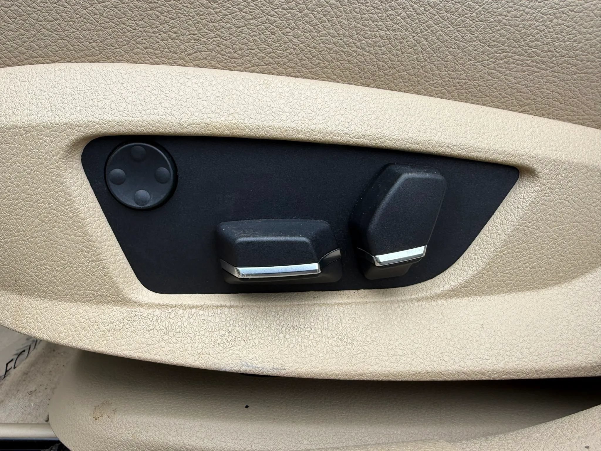 Used 2012 BMW 528i xDrive Sedan AWD/4WD image 11