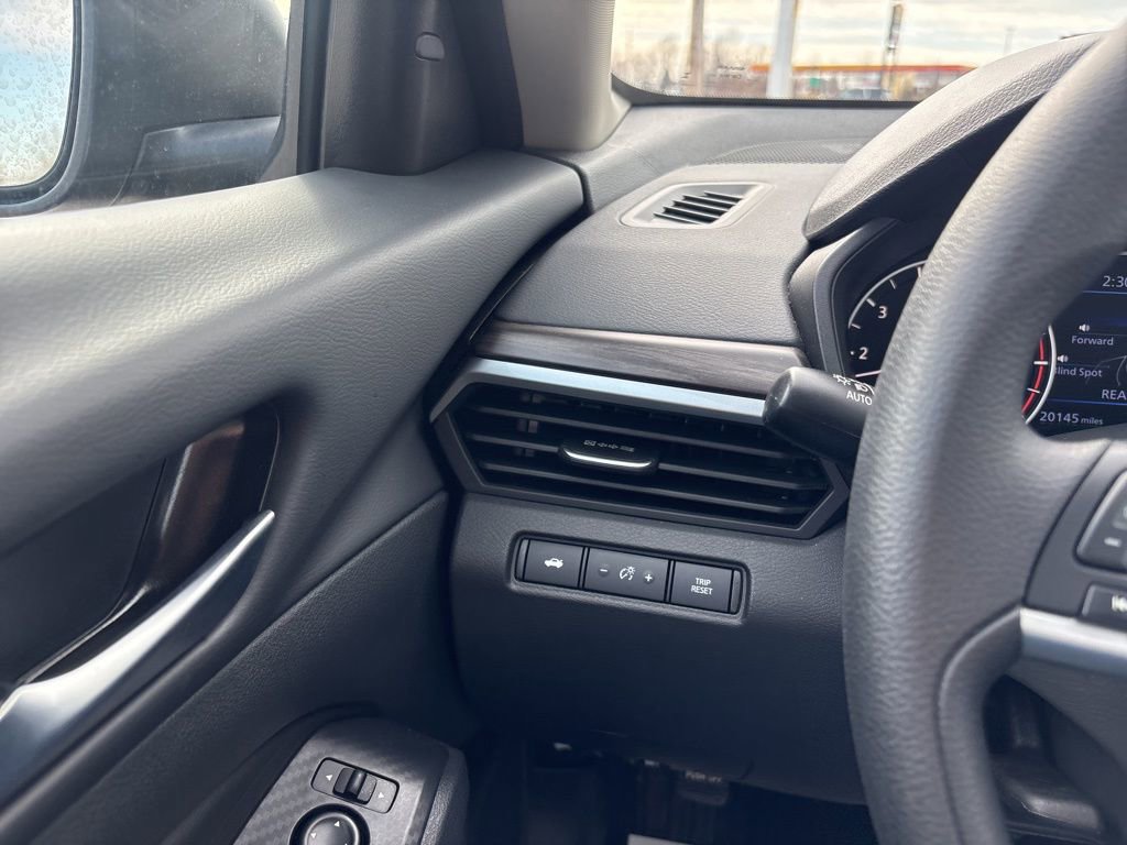 Used 2025 Nissan Altima 2.5 SV image 37