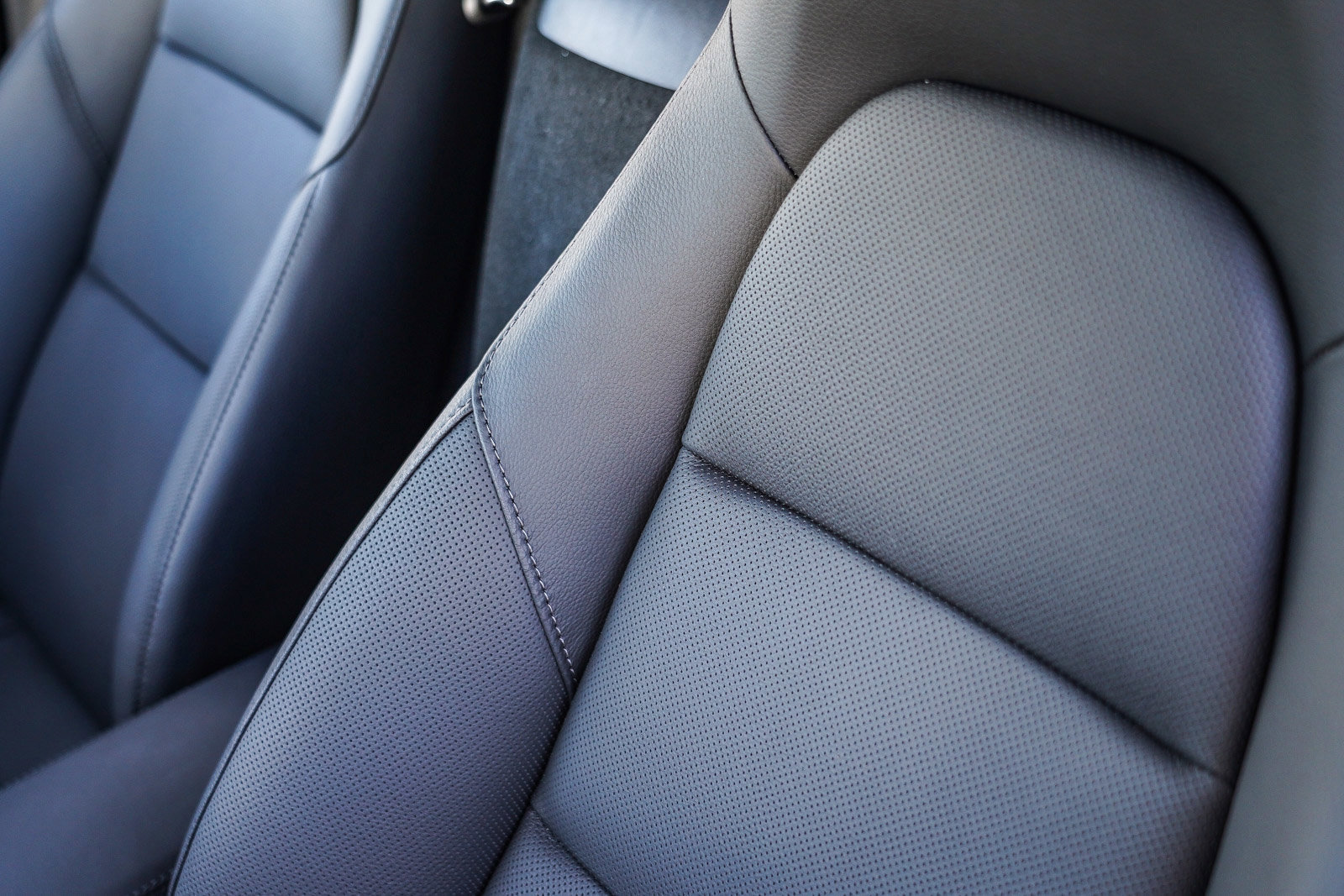 Used 2025 Porsche 718 Cayman S image 32