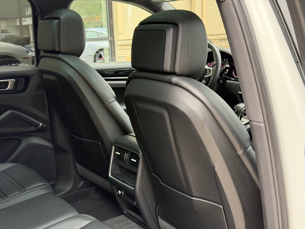 Used 2023 Porsche Cayenne AWD/4WD image 77