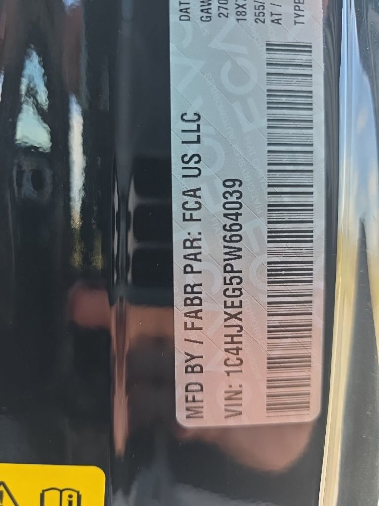 Used 2023 Jeep Wrangler Sahara image 24