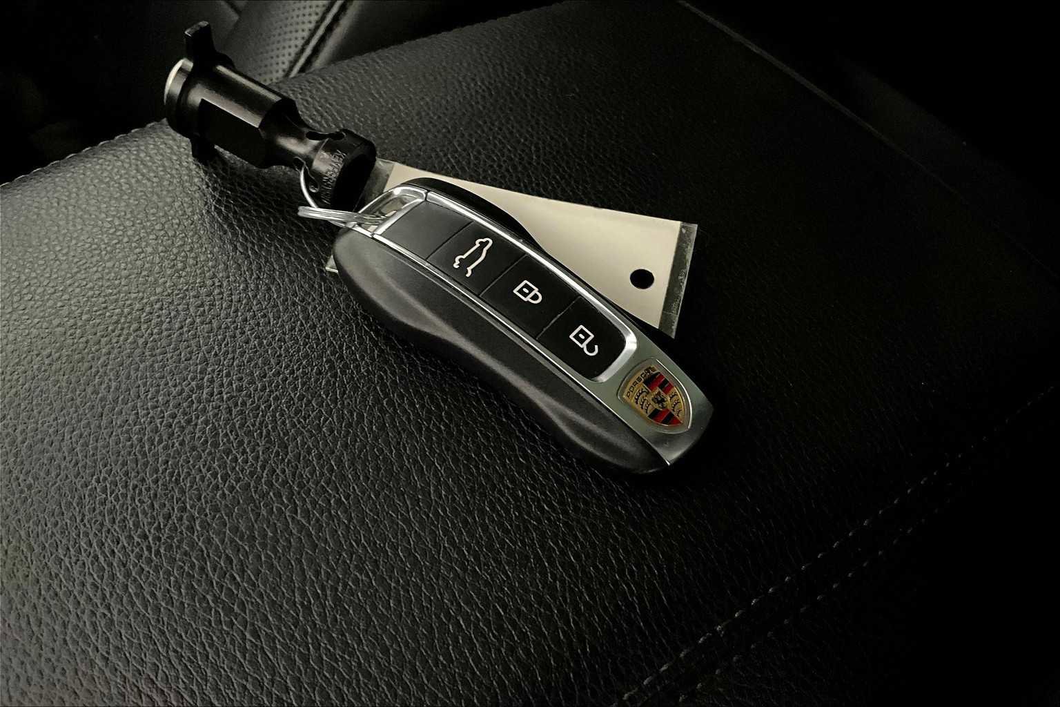 Used 2022 Porsche Cayenne image 27