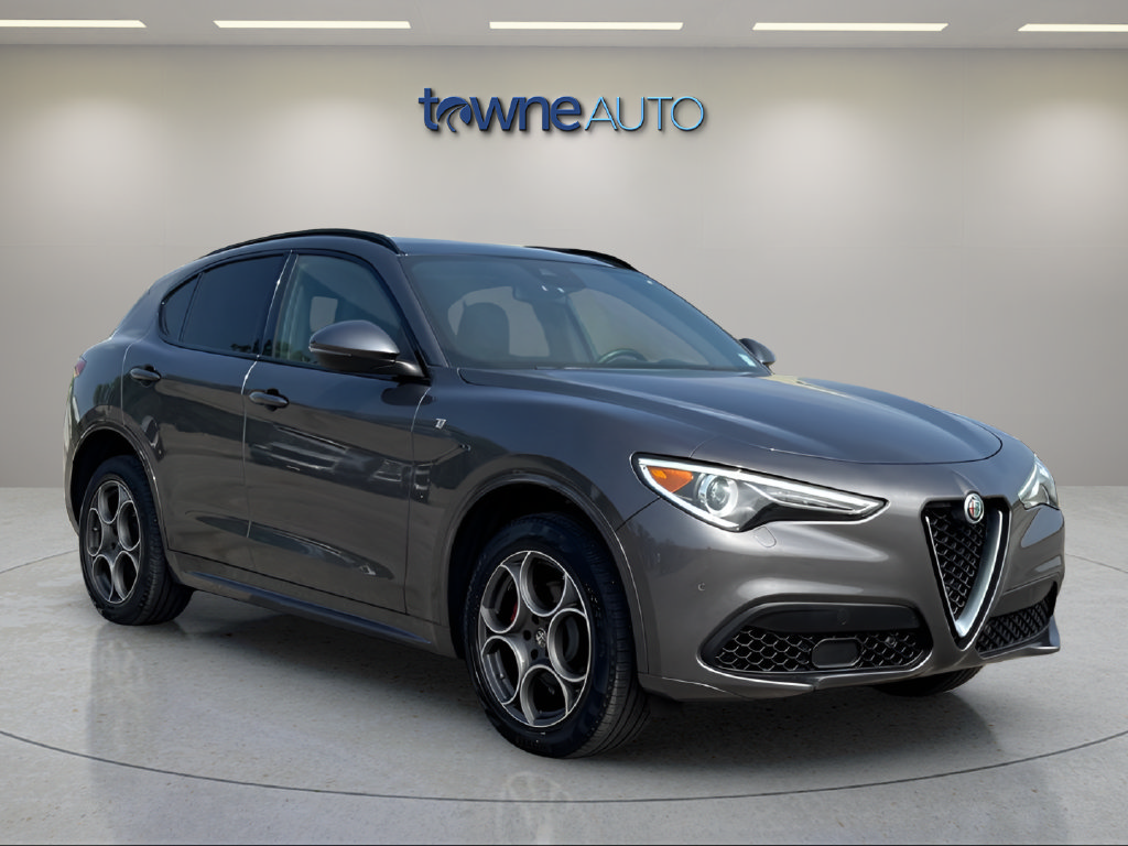 Used 2023 Alfa Romeo Stelvio Ti w/ Active Assist Plus Package AWD/4WD image 8