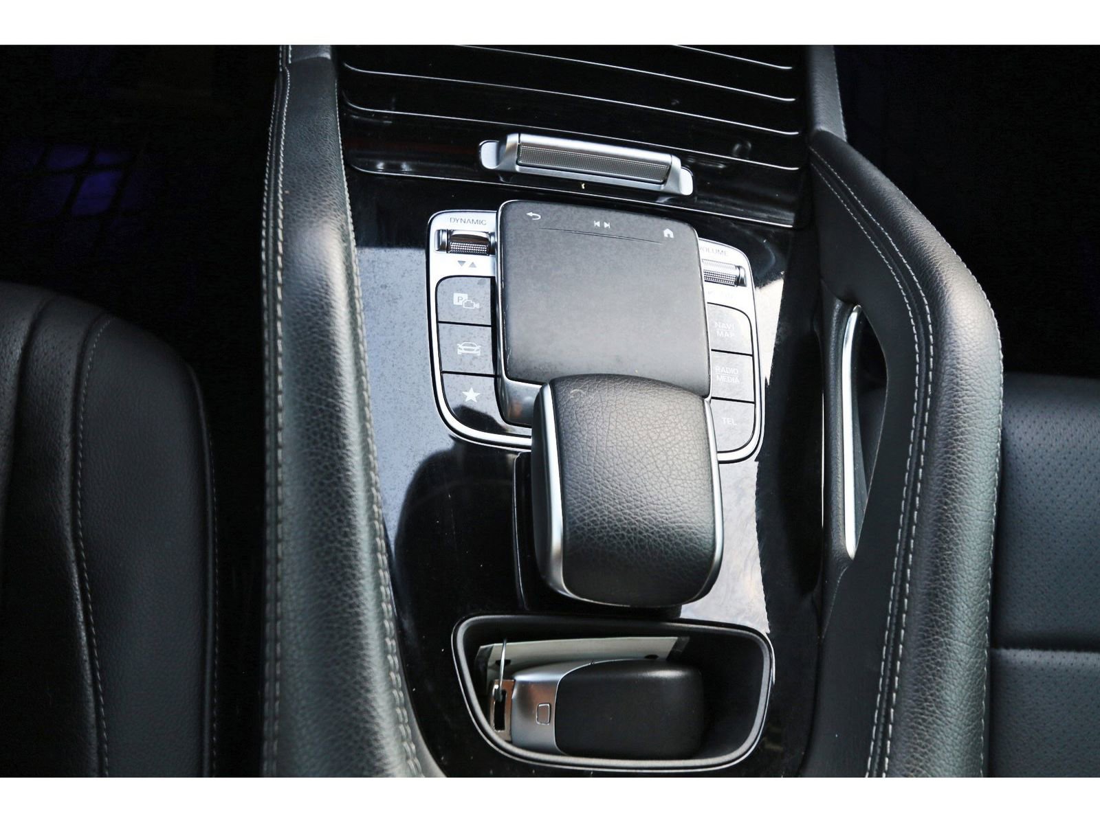 Used 2020 Mercedes-Benz GLE 350 4MATIC image 28