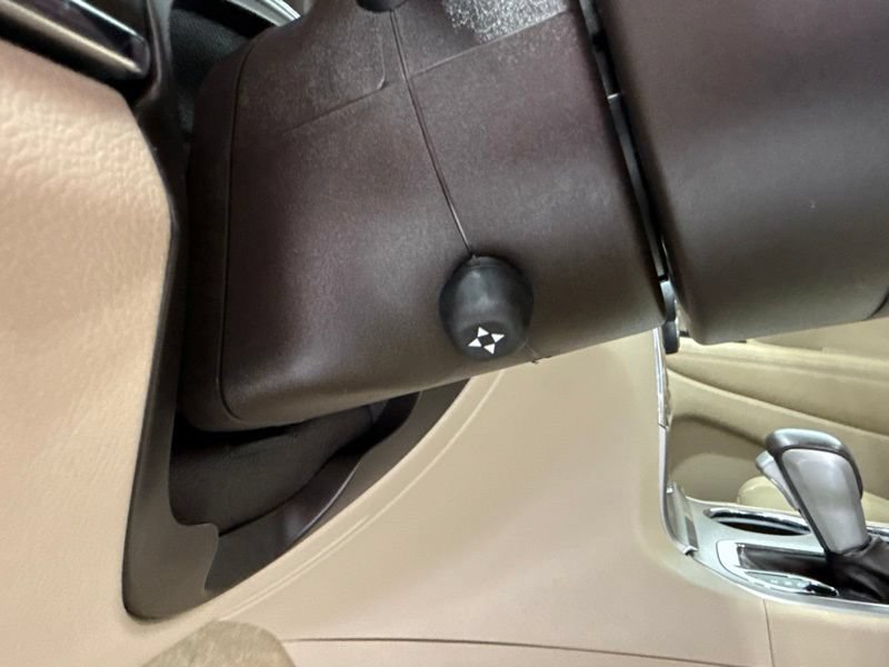 Used 2019 Jeep Grand Cherokee Overland AWD/4WD image 26
