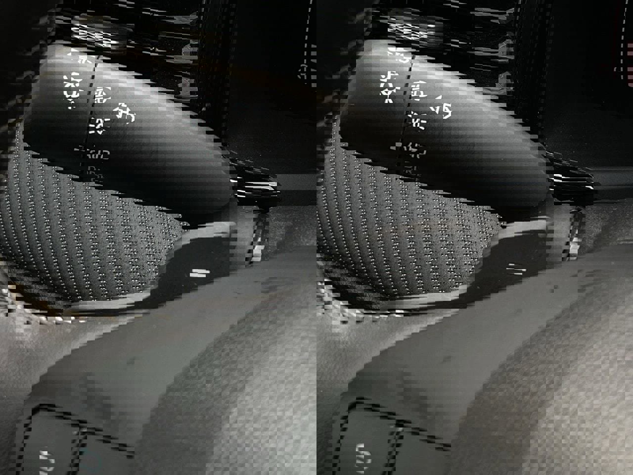 Used 2025 Toyota Camry SE image 23