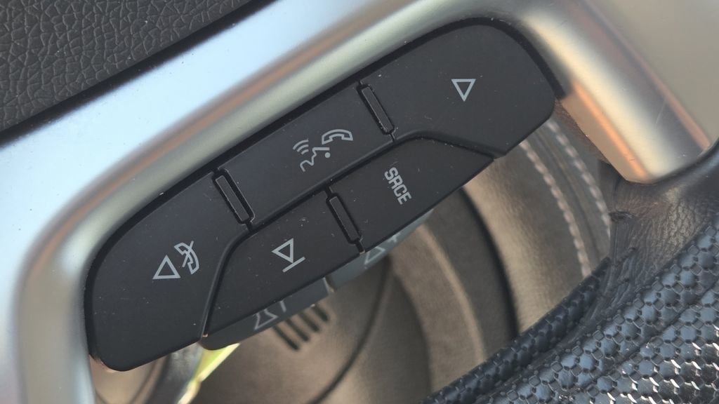 Used 2016 Chevrolet Traverse LTZ AWD/4WD image 27