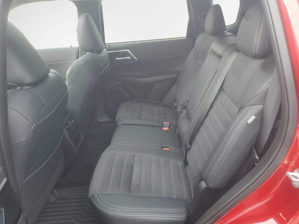 Used 2024 Mitsubishi Outlander SE AWD/4WD image 24