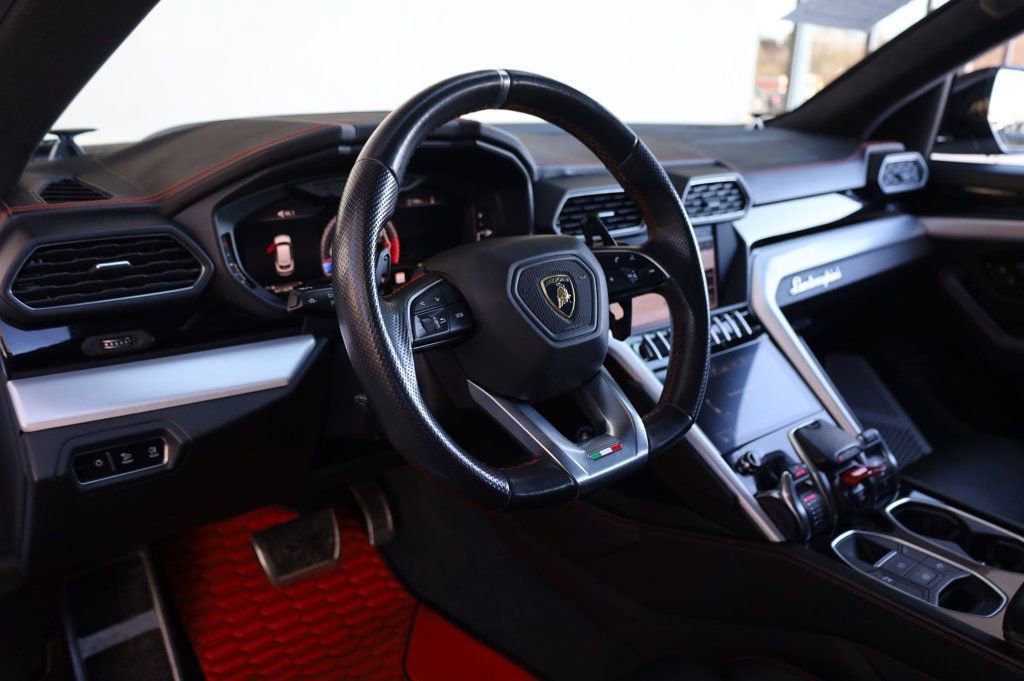 Used 2019 Lamborghini Urus image 15