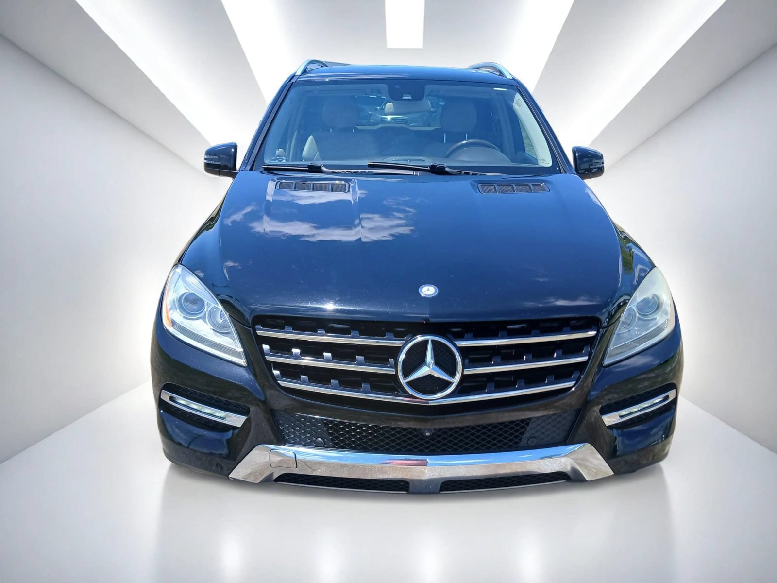 Used 2015 Mercedes-Benz ML 250 BlueTEC 4MATIC w/ Premium 1 Package image 3