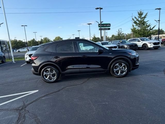 Used 2025 Ford Escape ST-Line FWD image 6