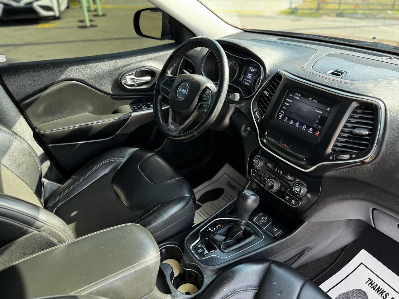 Used 2019 Jeep Cherokee Latitude Plus FWD image 7