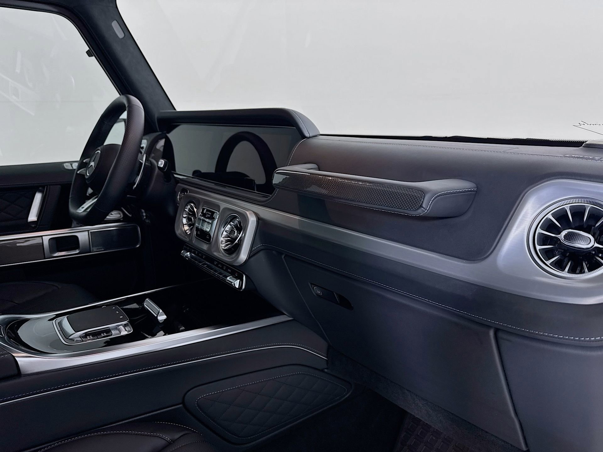 Used 2026 Mercedes-Benz G 63 AMG 4MATIC image 32