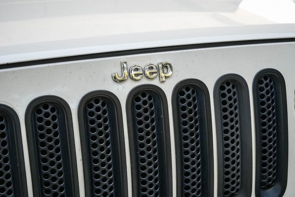 Used 2015 Jeep Wrangler Unlimited Sport w/ Quick Order Package 24S AWD/4WD image 9