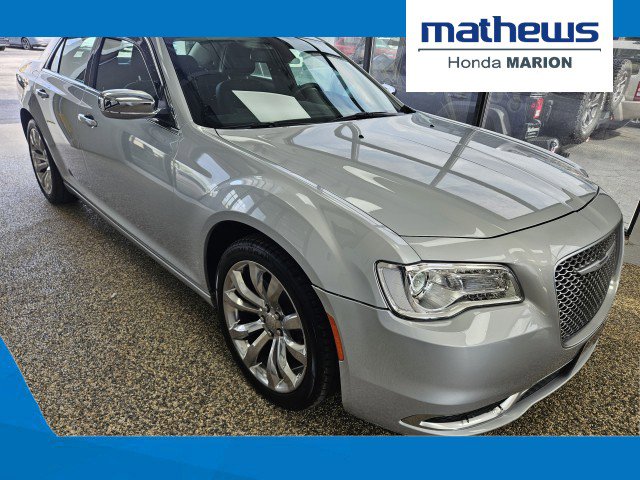 Used 2019 Chrysler 300 Touring w/ Chrome Appearance Package image 1