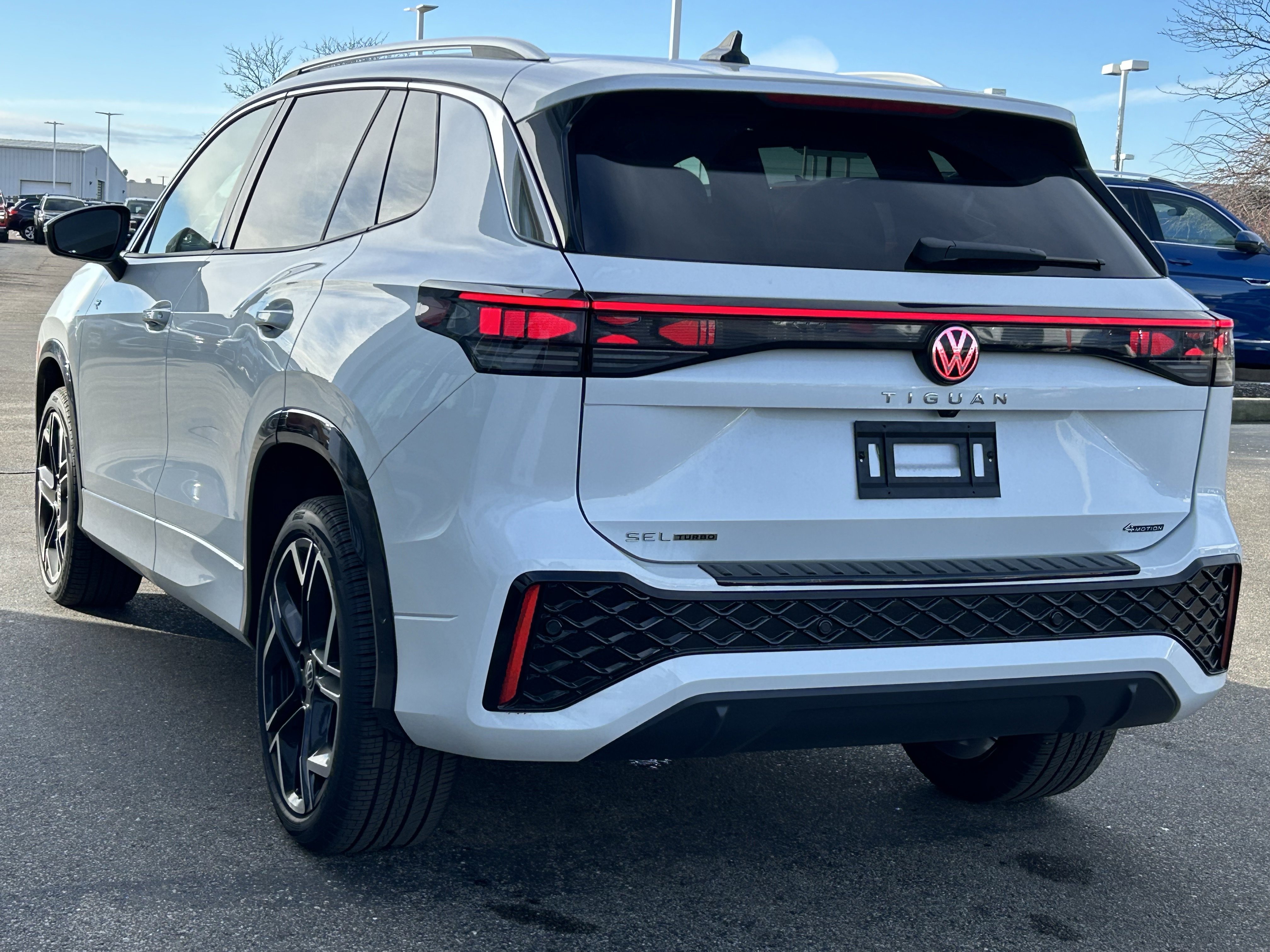 New 2026 Volkswagen Tiguan SEL R-Line image 5