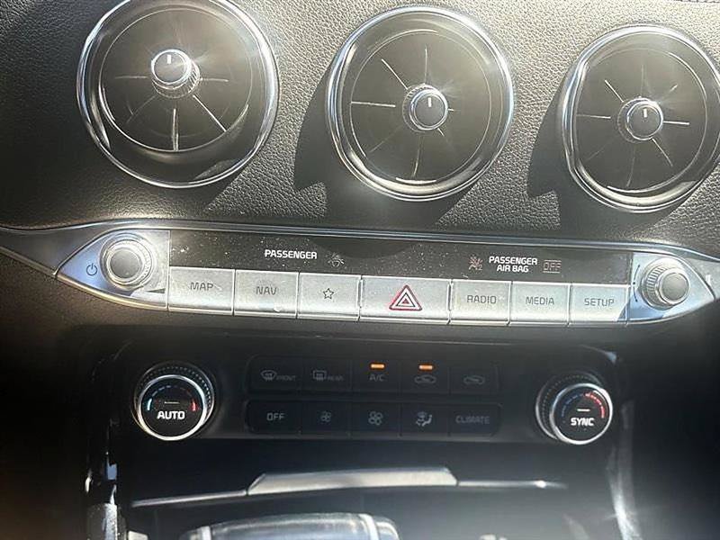Used 2022 Kia Stinger GT1 RWD image 16