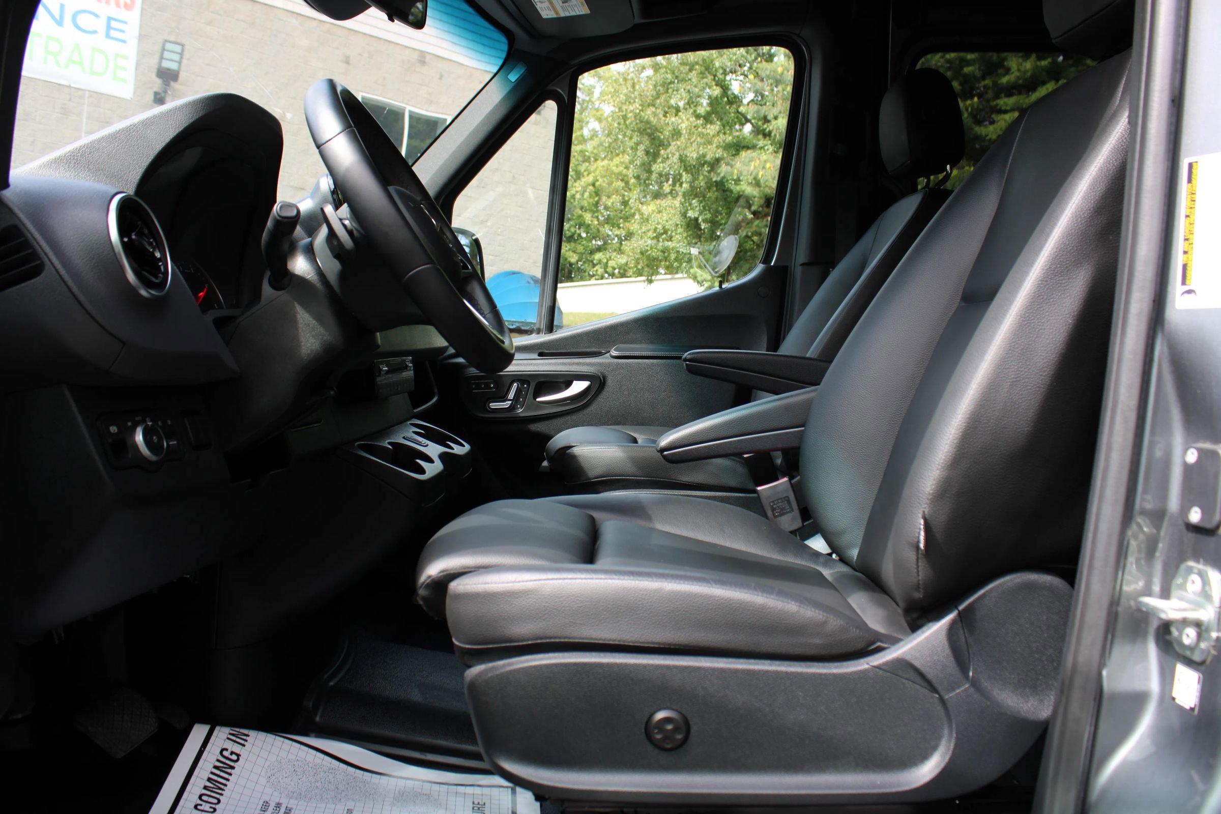 Used 2024 Mercedes-Benz Sprinter 2500 image 26