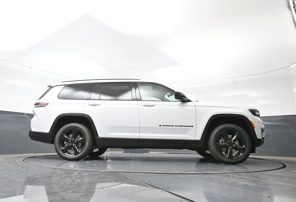New 2025 Jeep Grand Cherokee L Limited w/ Black Appearance Package image 50